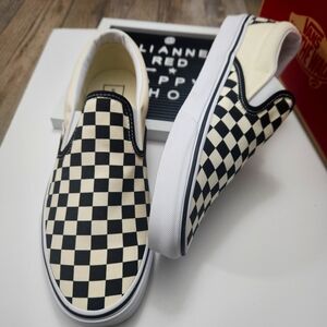 VANS CLASSIC SLIP-ON CANVAS SHOES